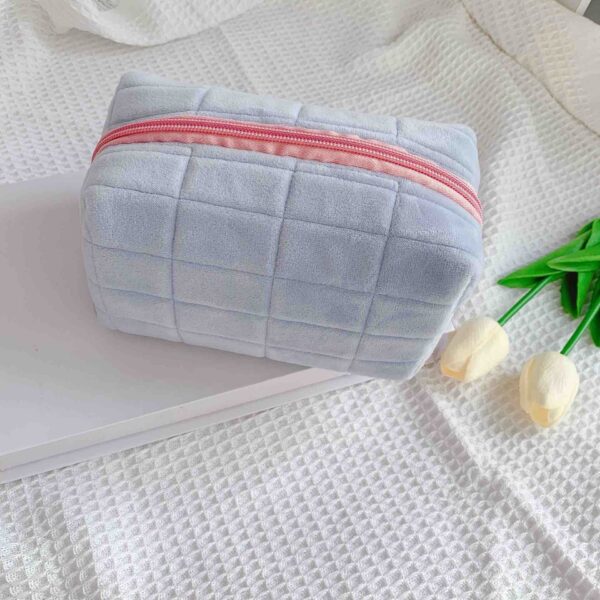 Velvet cosmetic pouch - Image 2